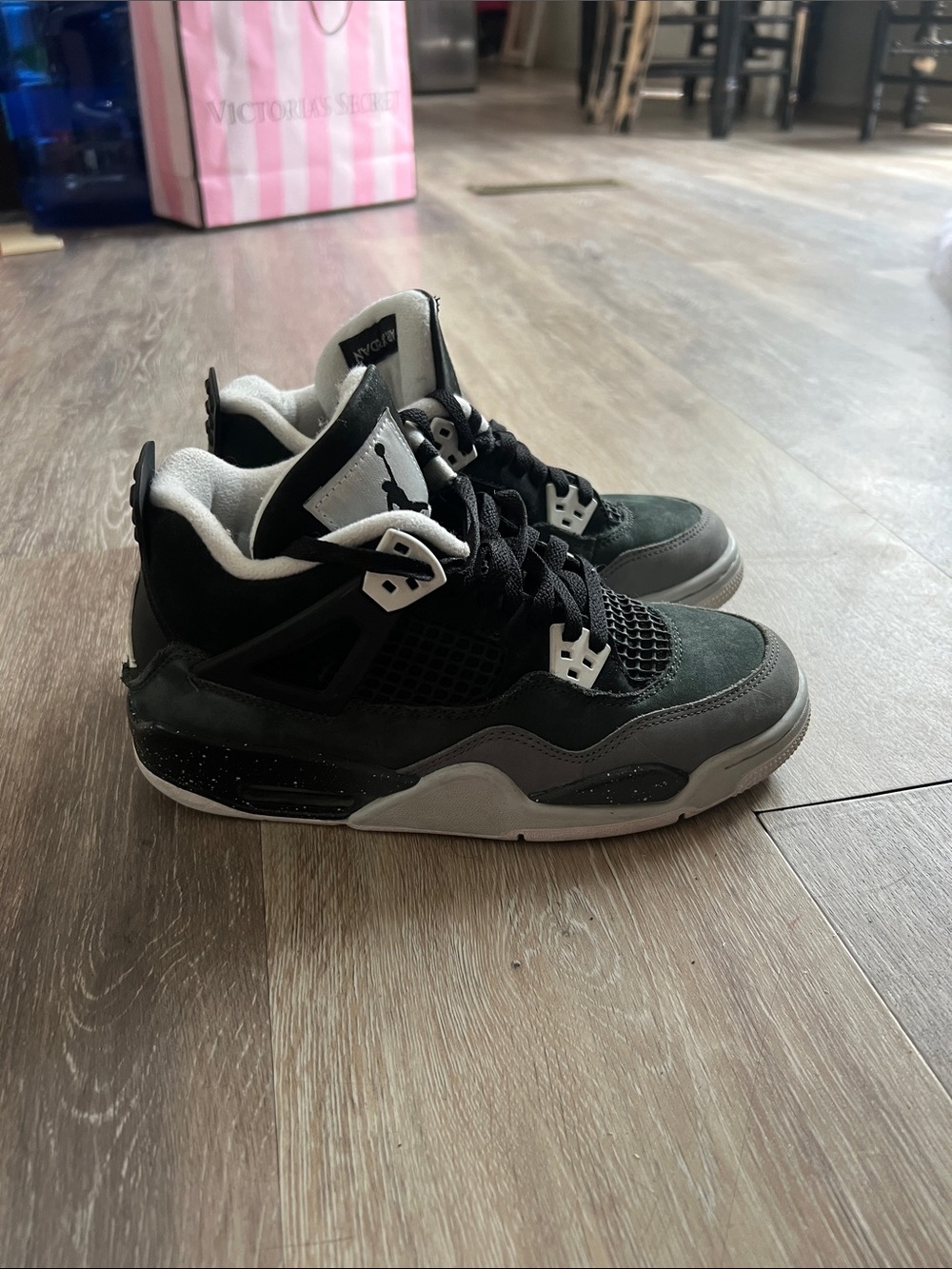 Jordan 4s